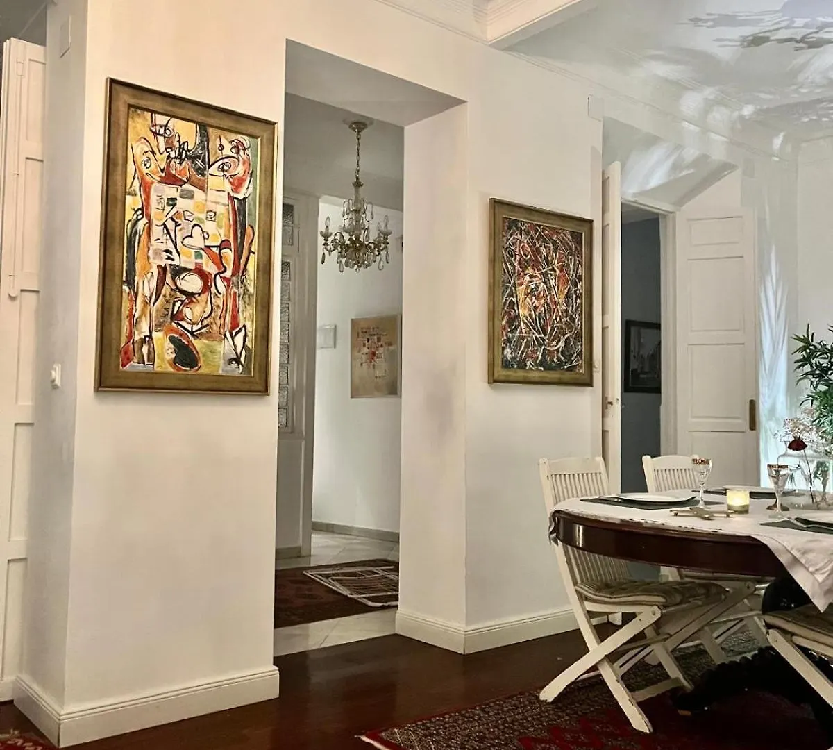 Small Stylish Room With Comfortable Queen-Size Bed In Very Large, Beautifully Decorated Shared Flat In The Historic Centre Of Malaga